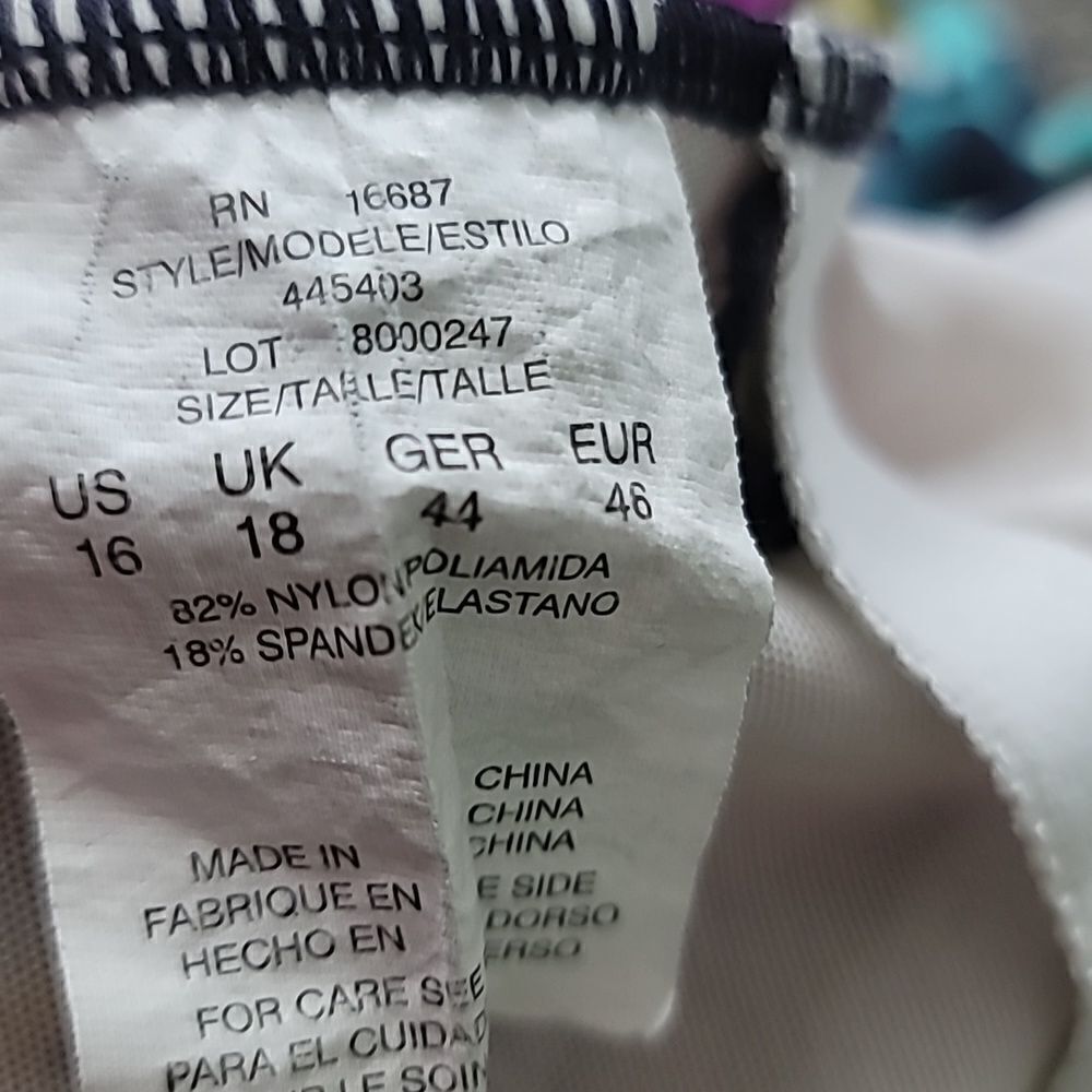 Catalina Floral Print One-Piece Swimsuit Sz 16 - Picture 8 of 8